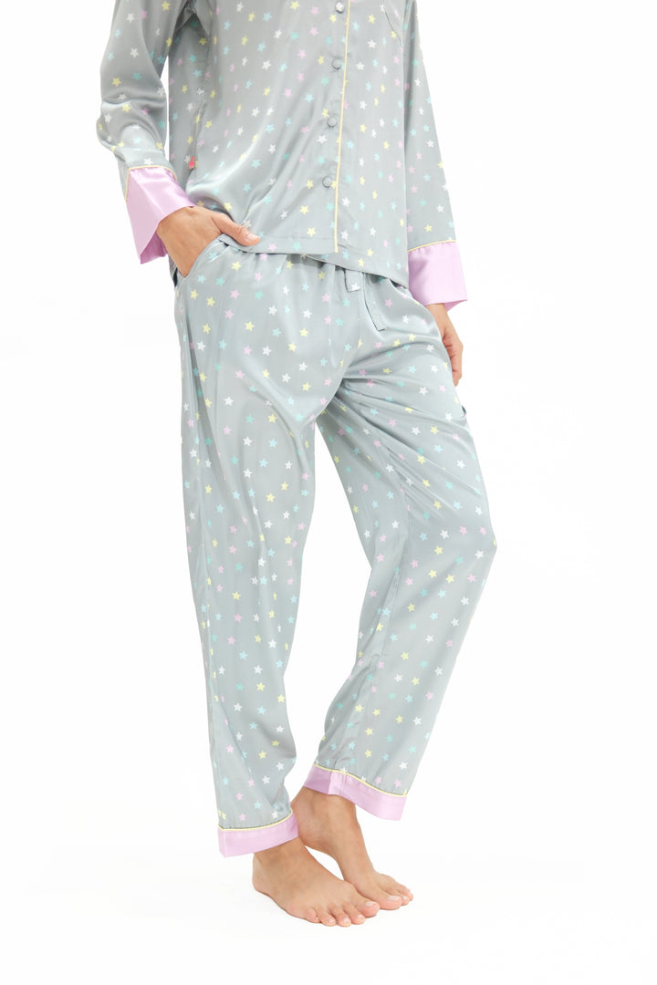 Imagen del producto: Conjunto pantalón gris estrellas colores