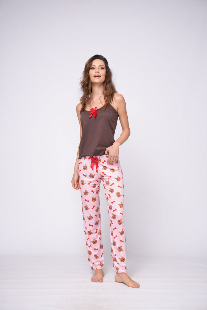 Imagen del producto: Conjunto pantalón gatos blusa café