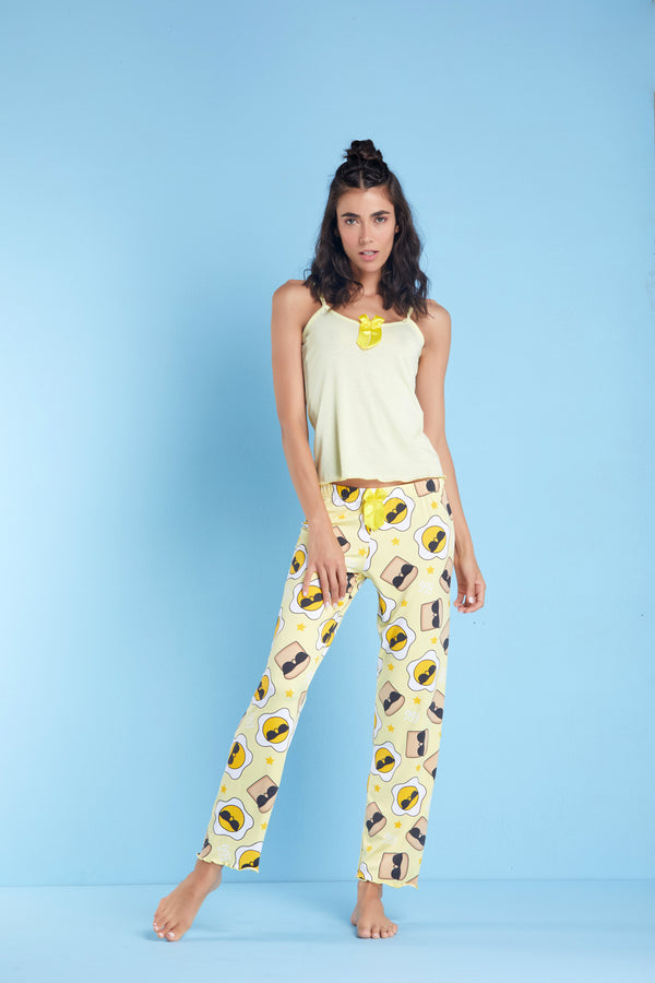 Conjunto pantalón amarillo egg sunny camisa amarilla