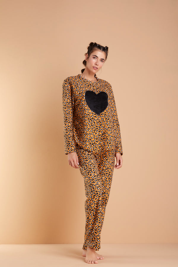 Conjunto térmico animal print café bordado corazón