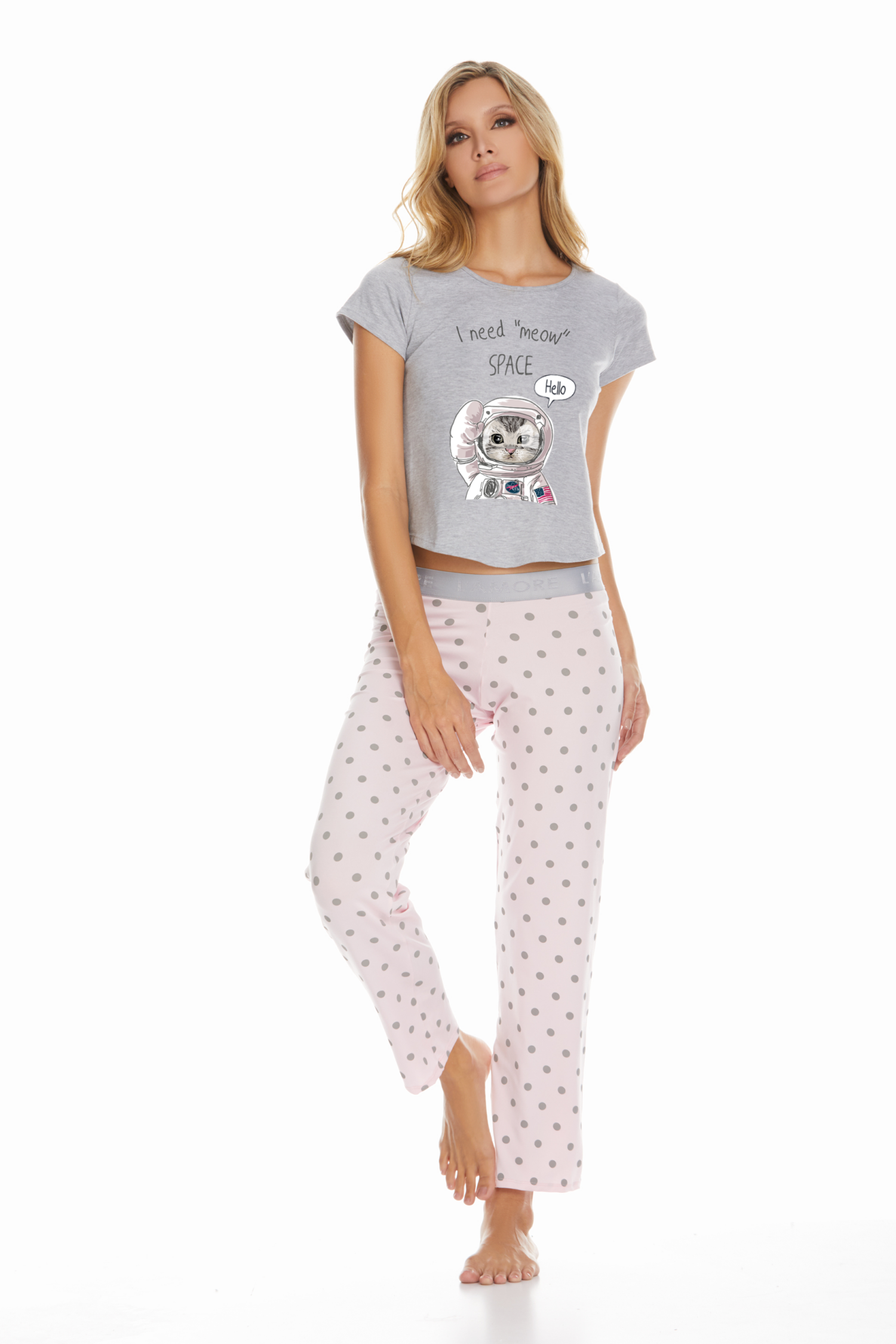 Imagen del producto: Conjunto pantalón elástico rosado bolas gris camisa manga gris meow space
